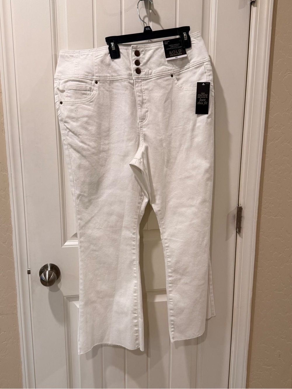 Bold Elements Womens Size 16 White High Rise Crop Flare Jeans NWT - Picture 2 of 14